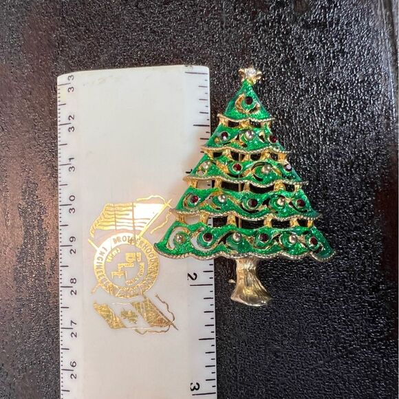 Vintage Christmas Tree Brooch Pin Green Gold Festive Holiday Hat Pin - Picture 3 of 3